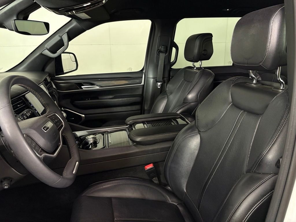 Used 2023 Jeep Wagoneer L 4WD image 18