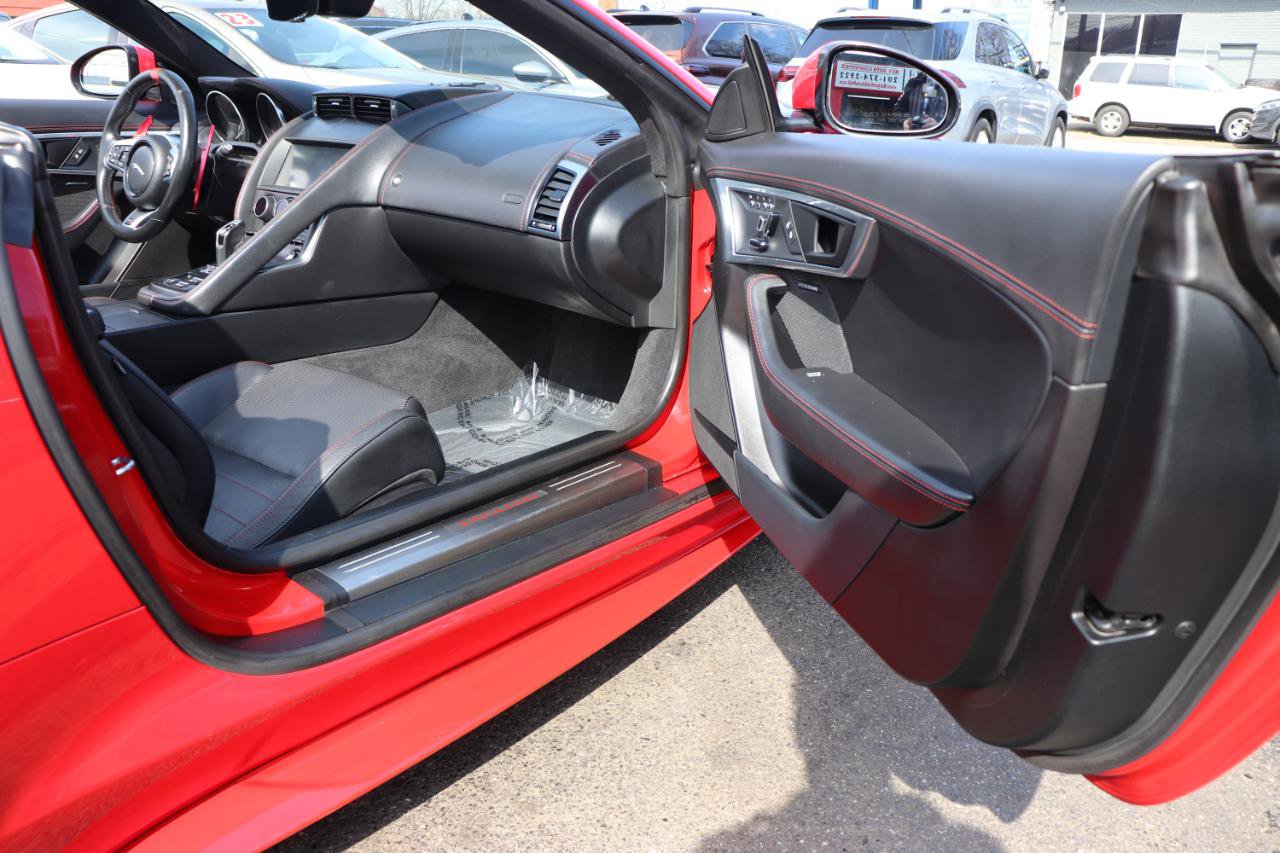 Used 2020 Jaguar F-TYPE Checkered Flag image 13