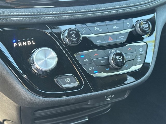 New 2026 Chrysler Pacifica Select image 26