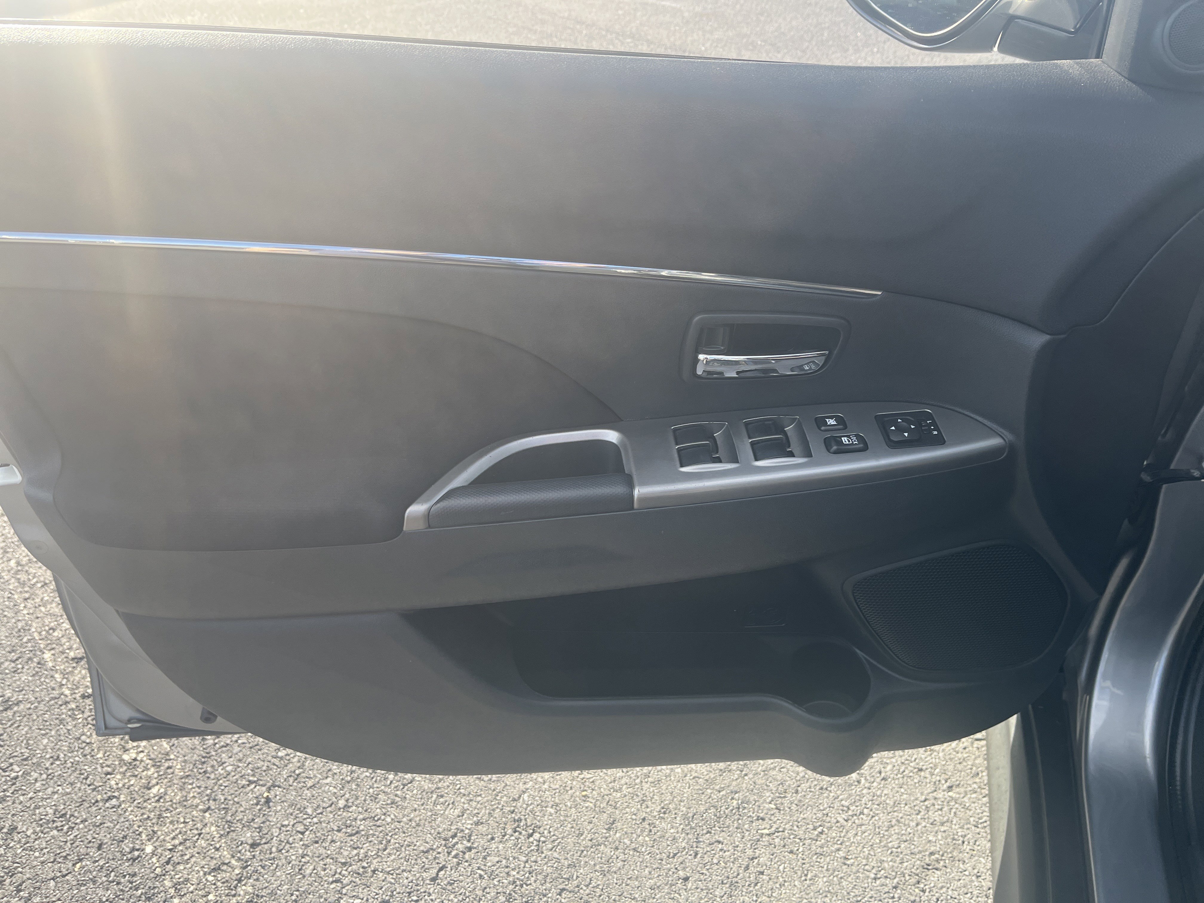 Used 2018 Mitsubishi Outlander Sport ES image 25