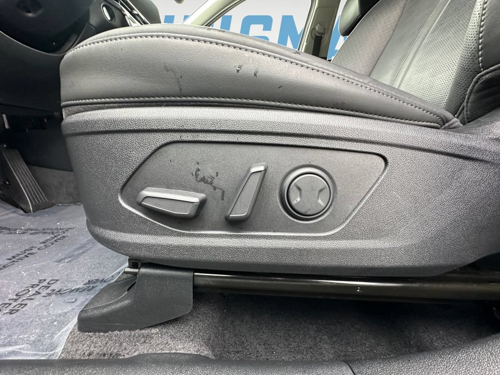 Certified 2025 Kia Sorento S AWD/4WD image 16