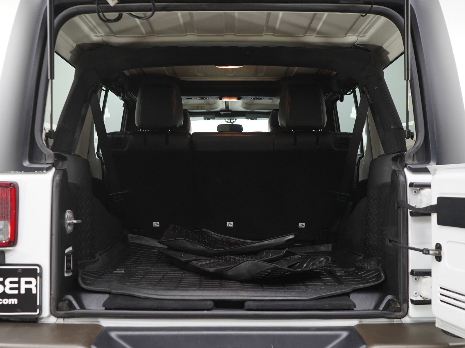 Used 2016 Jeep Wrangler Unlimited Sahara image 17