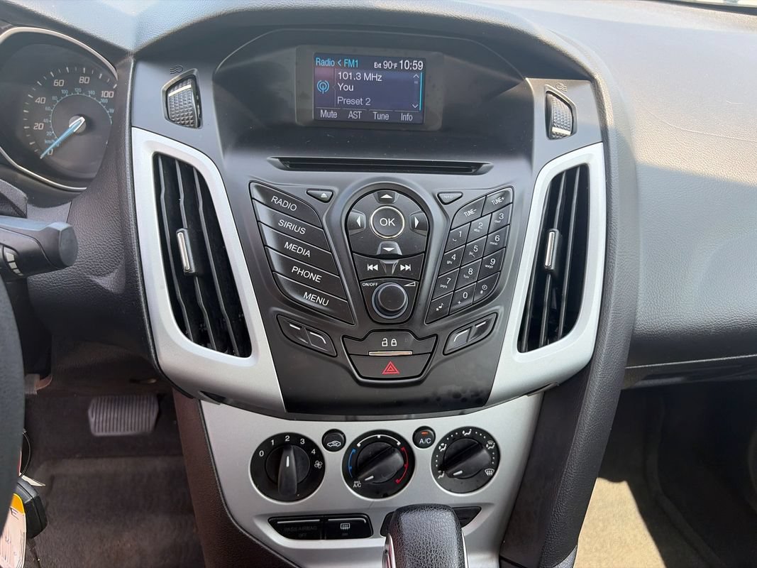 Used 2014 Ford Focus SE FWD image 23