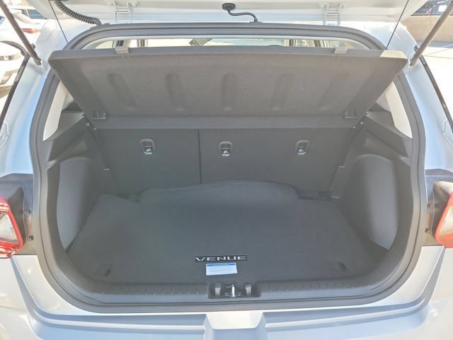 New 2026 Hyundai Venue SEL FWD image 23