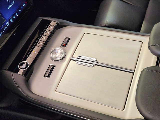 New 2025 Lincoln Navigator L Reserve w/ Jet Appearance Package image 18