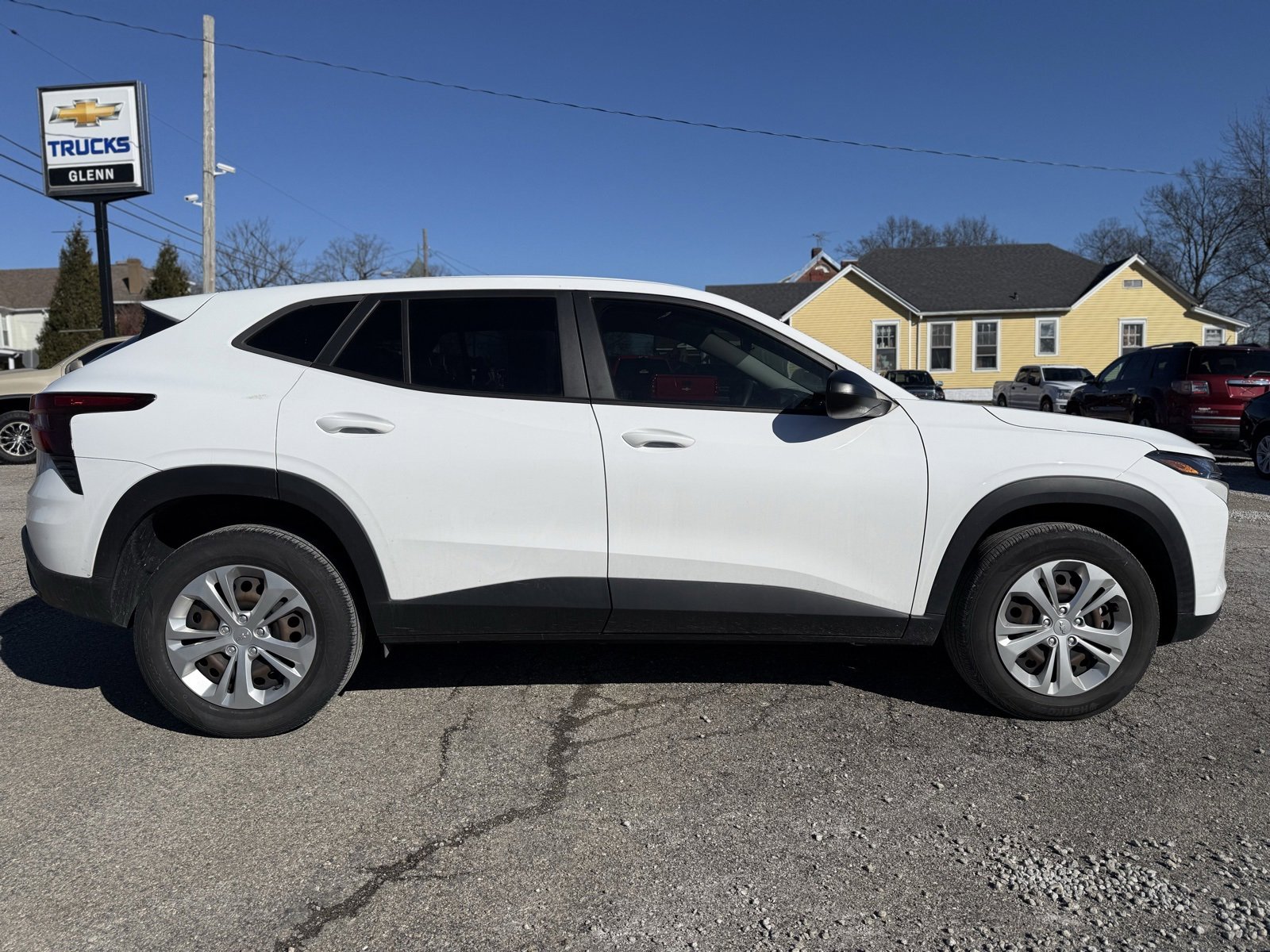 Used 2024 Chevrolet Trax LS image 9