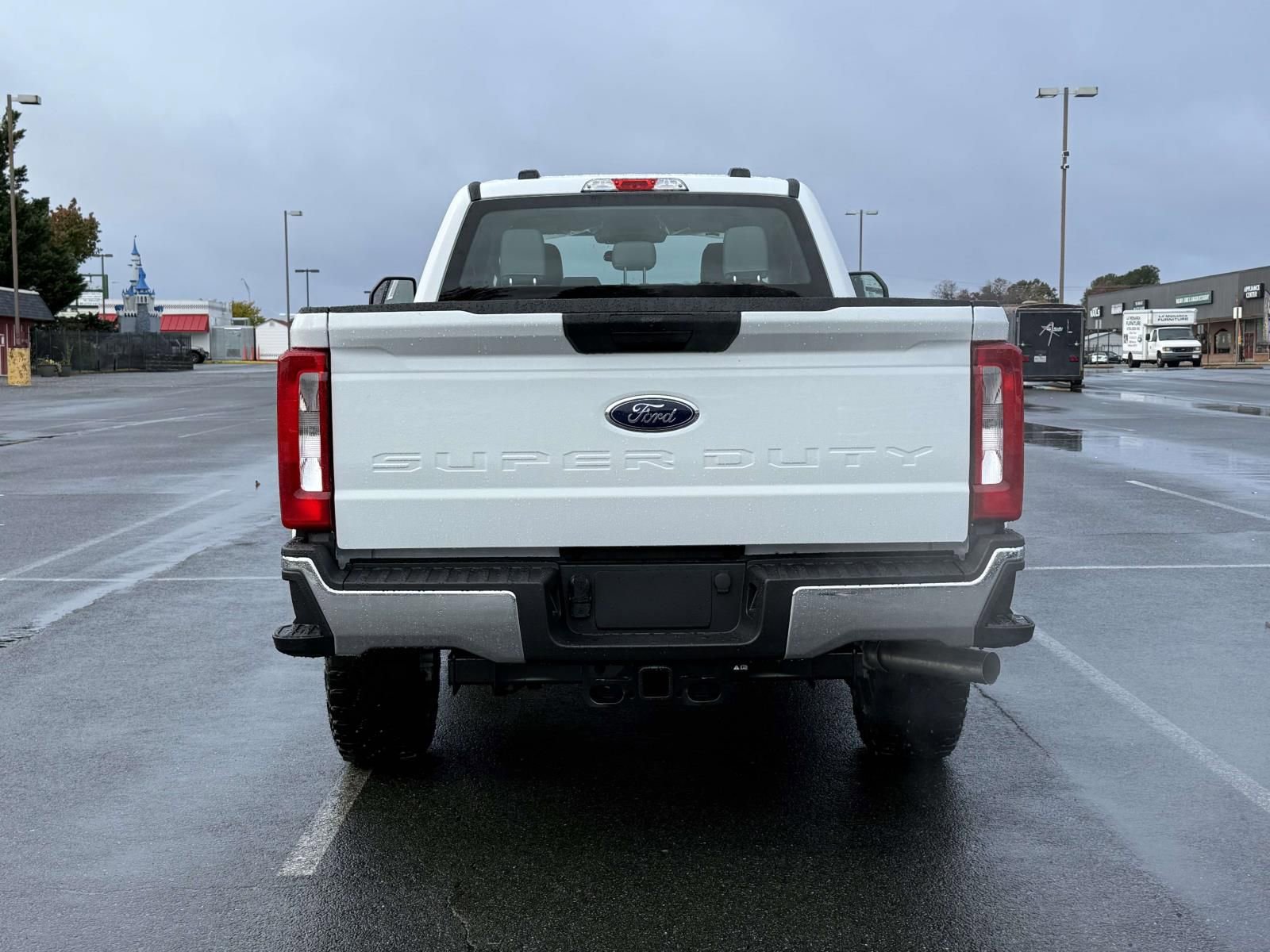 New 2026 Ford F250 XL w/ XL Off-Road Package image 3