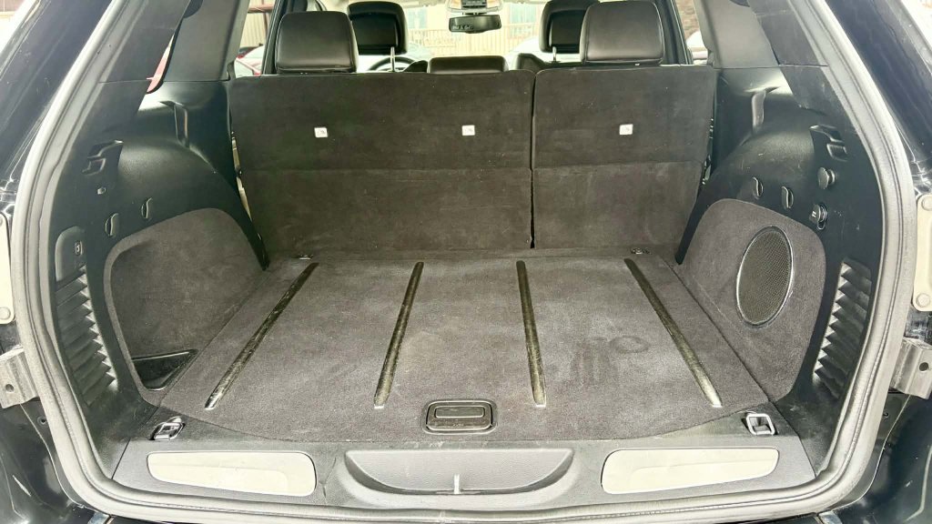 Used 2013 Jeep Grand Cherokee Limited w/ Luxury Group II image 21