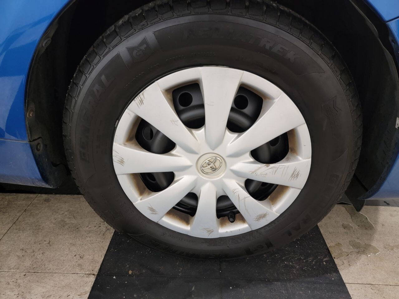 Used 2009 Toyota Corolla FWD image 36
