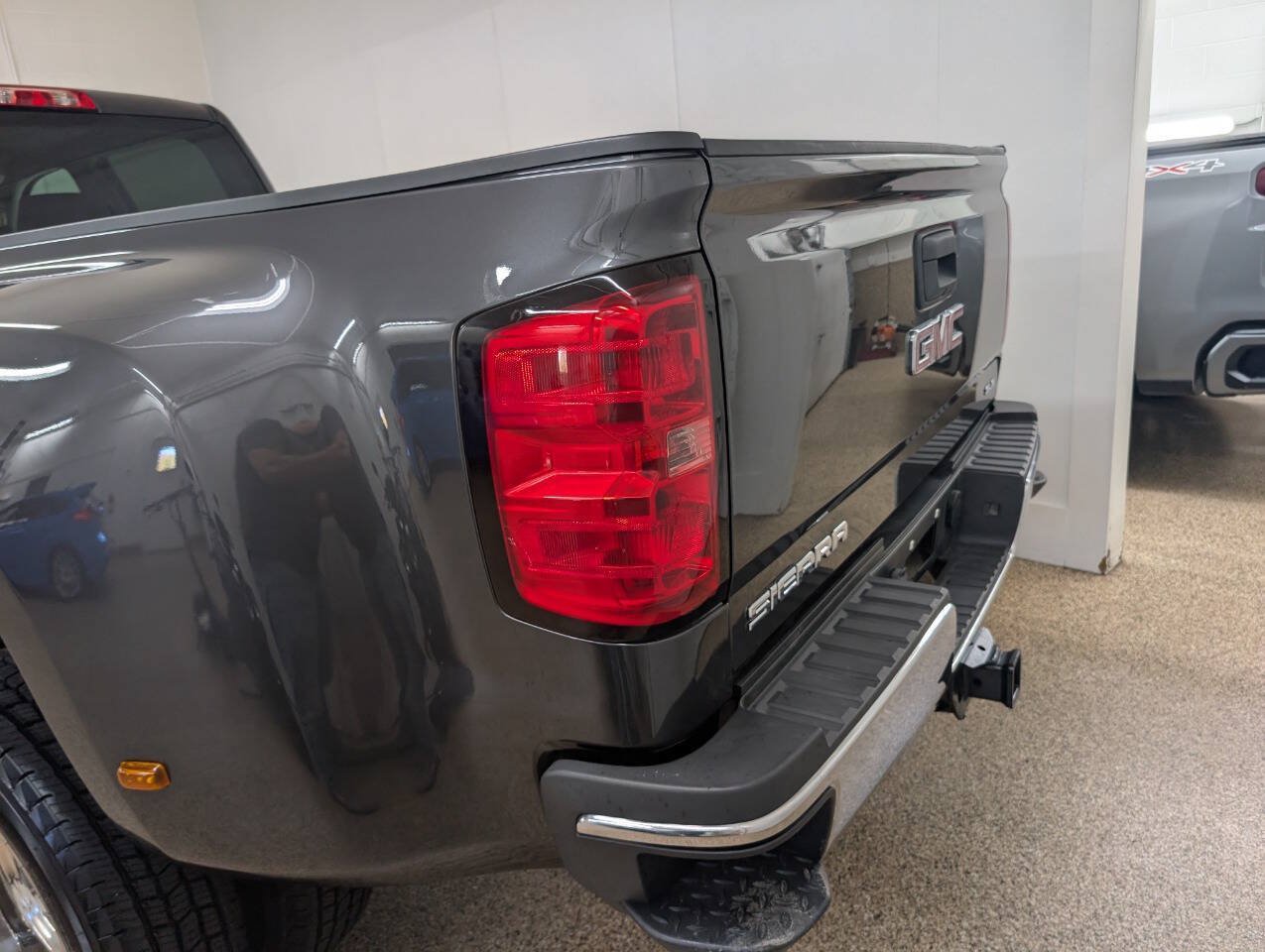 Used 2015 GMC Sierra 3500 SLE AWD/4WD image 4