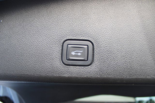 Used 2013 Cadillac SRX Luxury w/ Driver Awareness Package image 17
