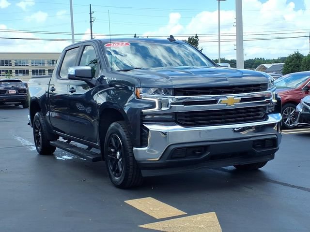 Used 2022 Chevrolet Silverado 1500 LT AWD/4WD image 3