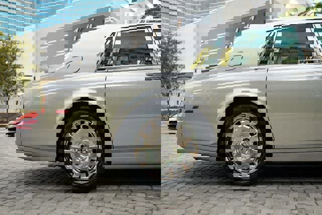 Used 2013 Rolls-Royce Phantom Sedan image 32