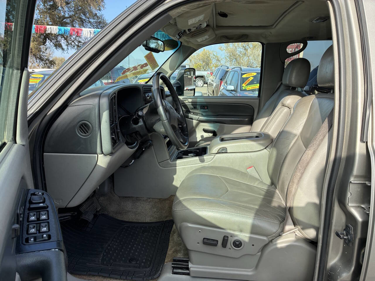 Used 2003 GMC Yukon XL SLT w/ 1SD Preferred Equipment Group image 3