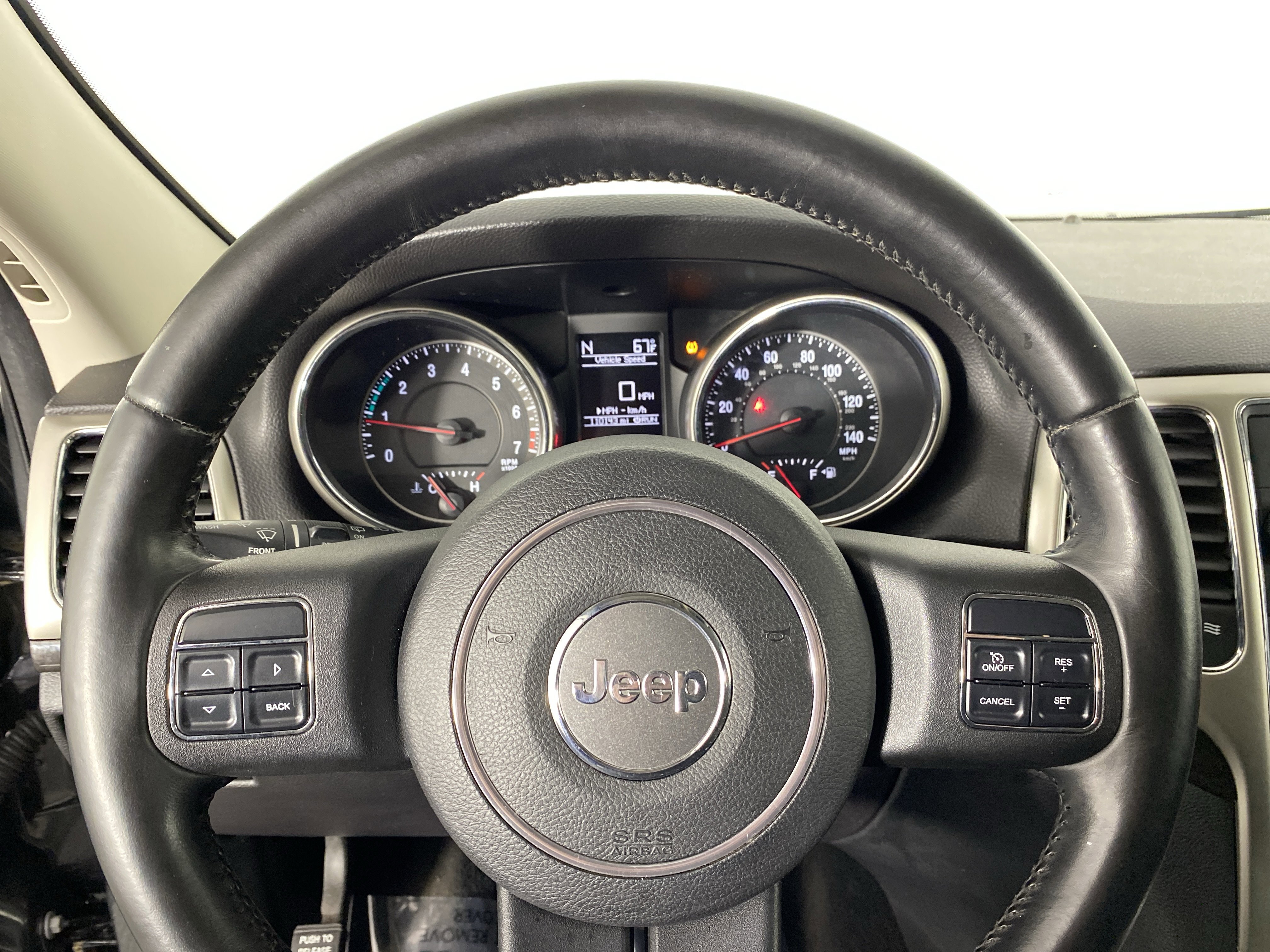 Used 2011 Jeep Grand Cherokee Laredo AWD/4WD image 16
