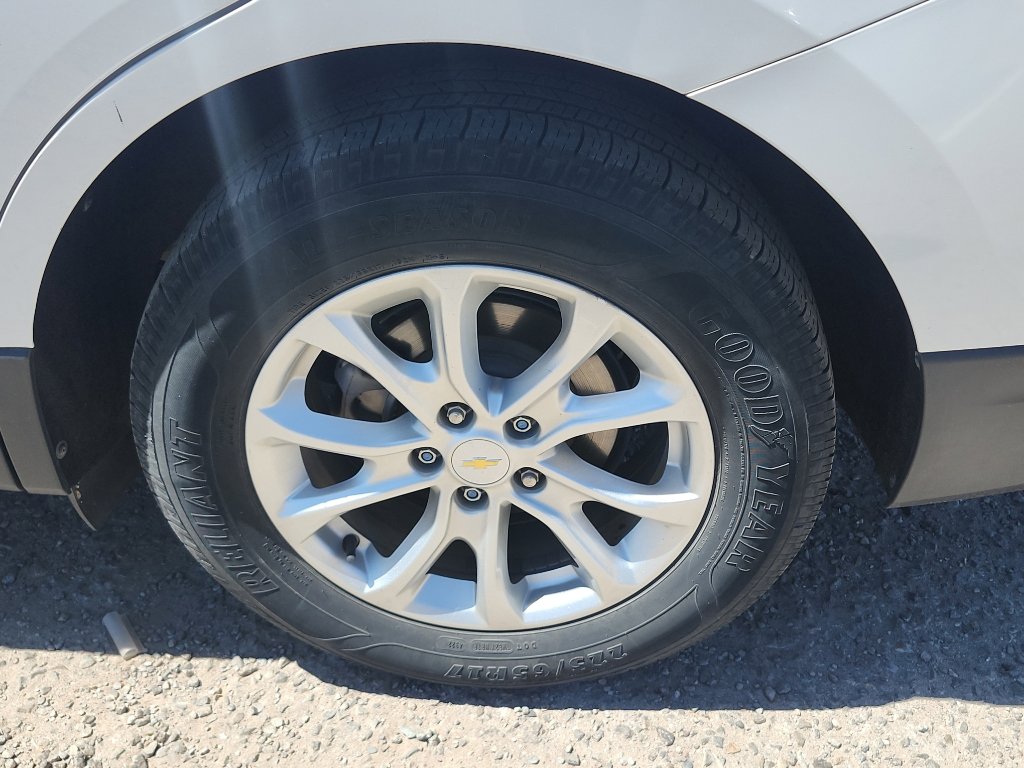 Used 2018 Chevrolet Equinox LT FWD image 9