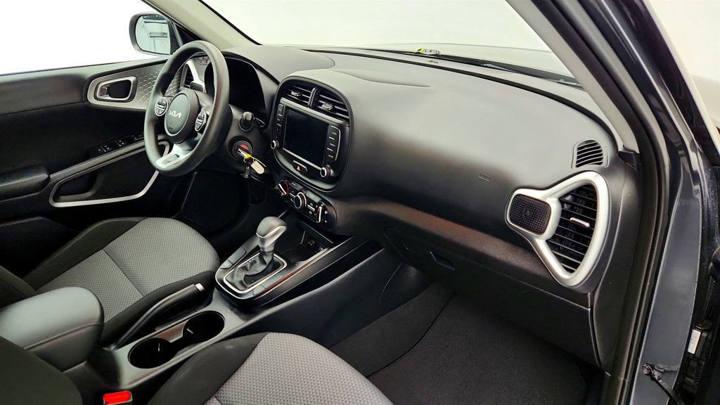 Used 2024 Kia Soul LX w/ Option Group 015 image 23