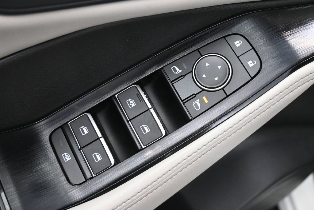 Used 2023 Nissan Rogue SL w/ SL Premium Package FWD image 4