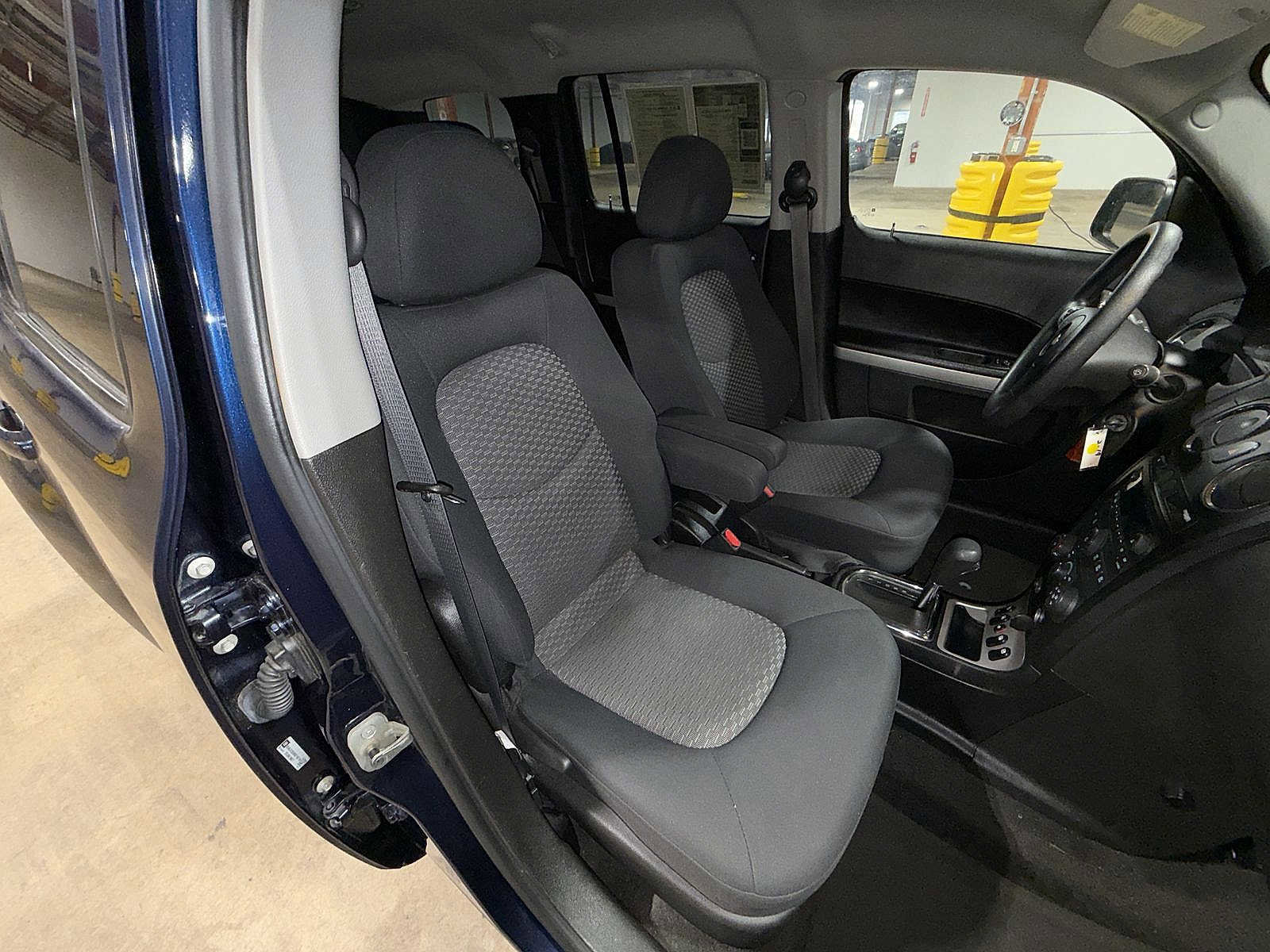 Used 2008 Chevrolet HHR LS image 16