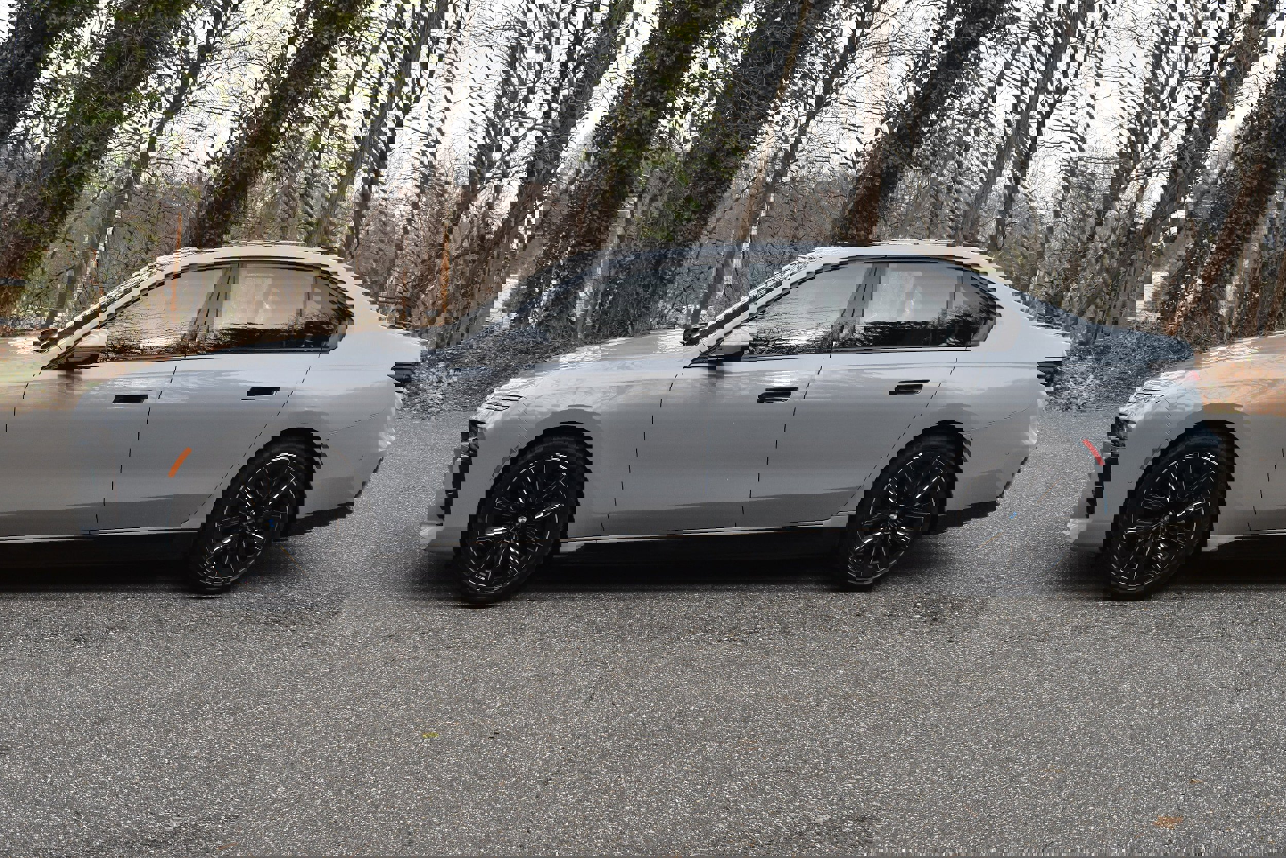 Used 2023 BMW i7 xDrive60 image 3