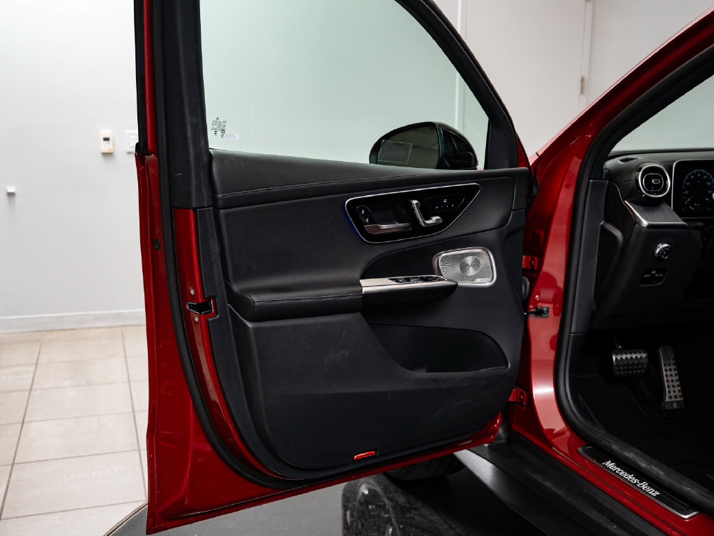 Certified 2024 Mercedes-Benz GLC 300 4MATIC image 27