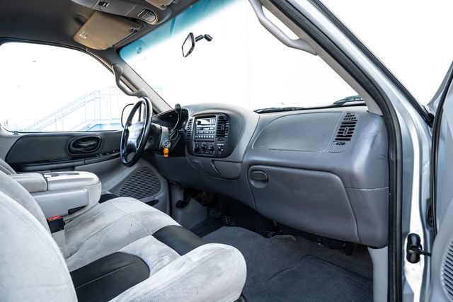 Used 2001 Ford F150 Lightning RWD image 23
