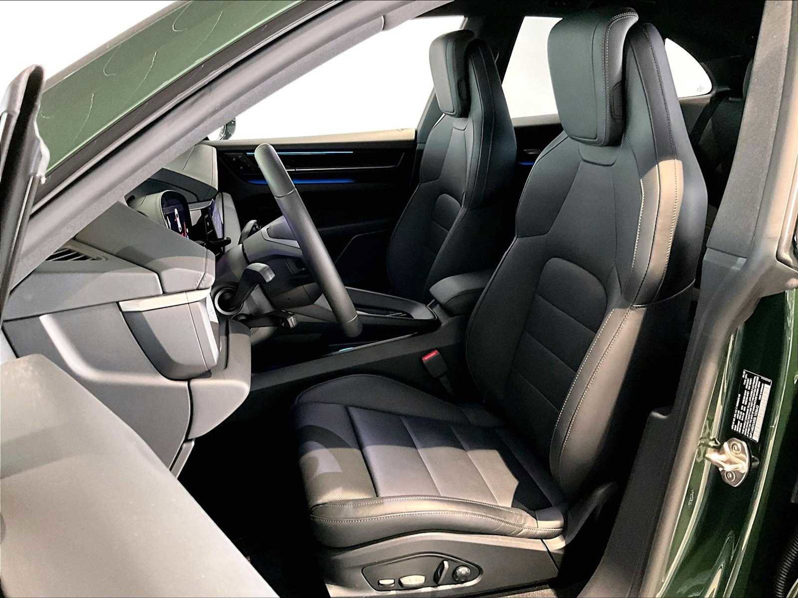 Used 2025 Porsche Macan 4S Electric image 8