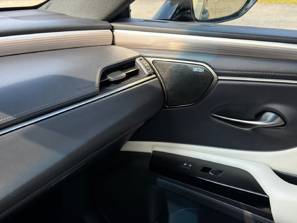Used 2022 Lexus ES 350 F Sport w/ Accessory Package FWD image 35