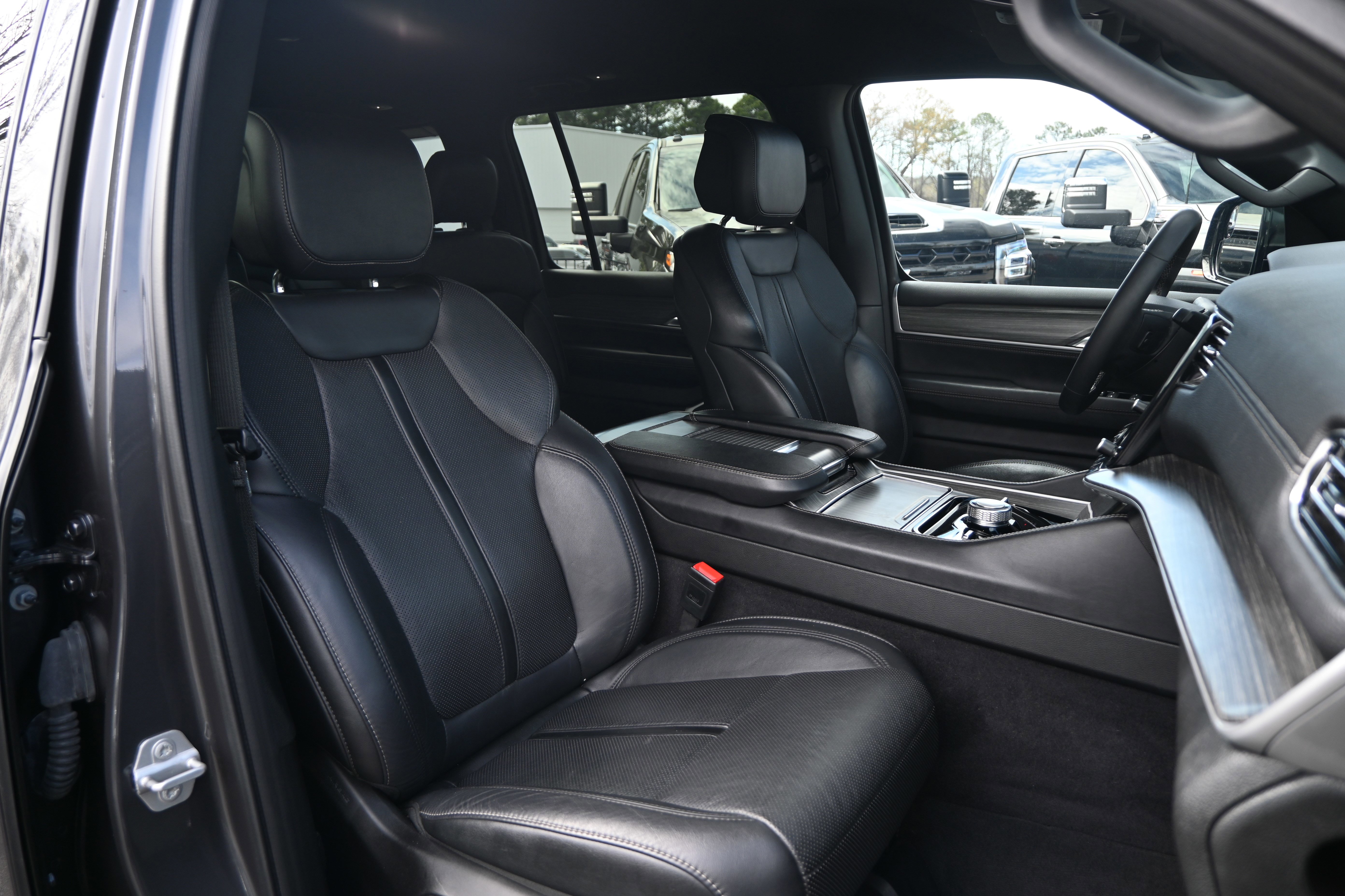 Used 2024 Jeep Wagoneer Series III image 19