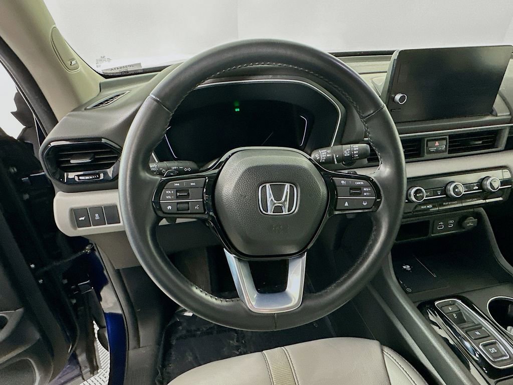 Used 2023 Honda Pilot Touring image 17