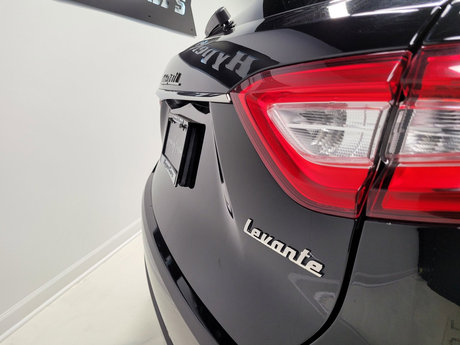 Used 2018 Maserati Levante GranSport image 87