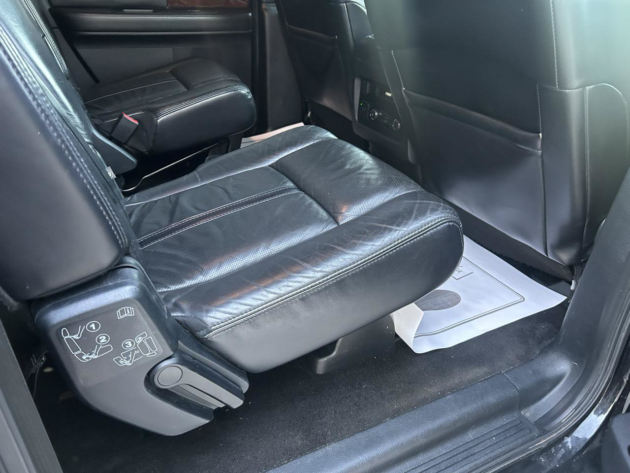 Used 2016 Lincoln Navigator L Select AWD/4WD image 11