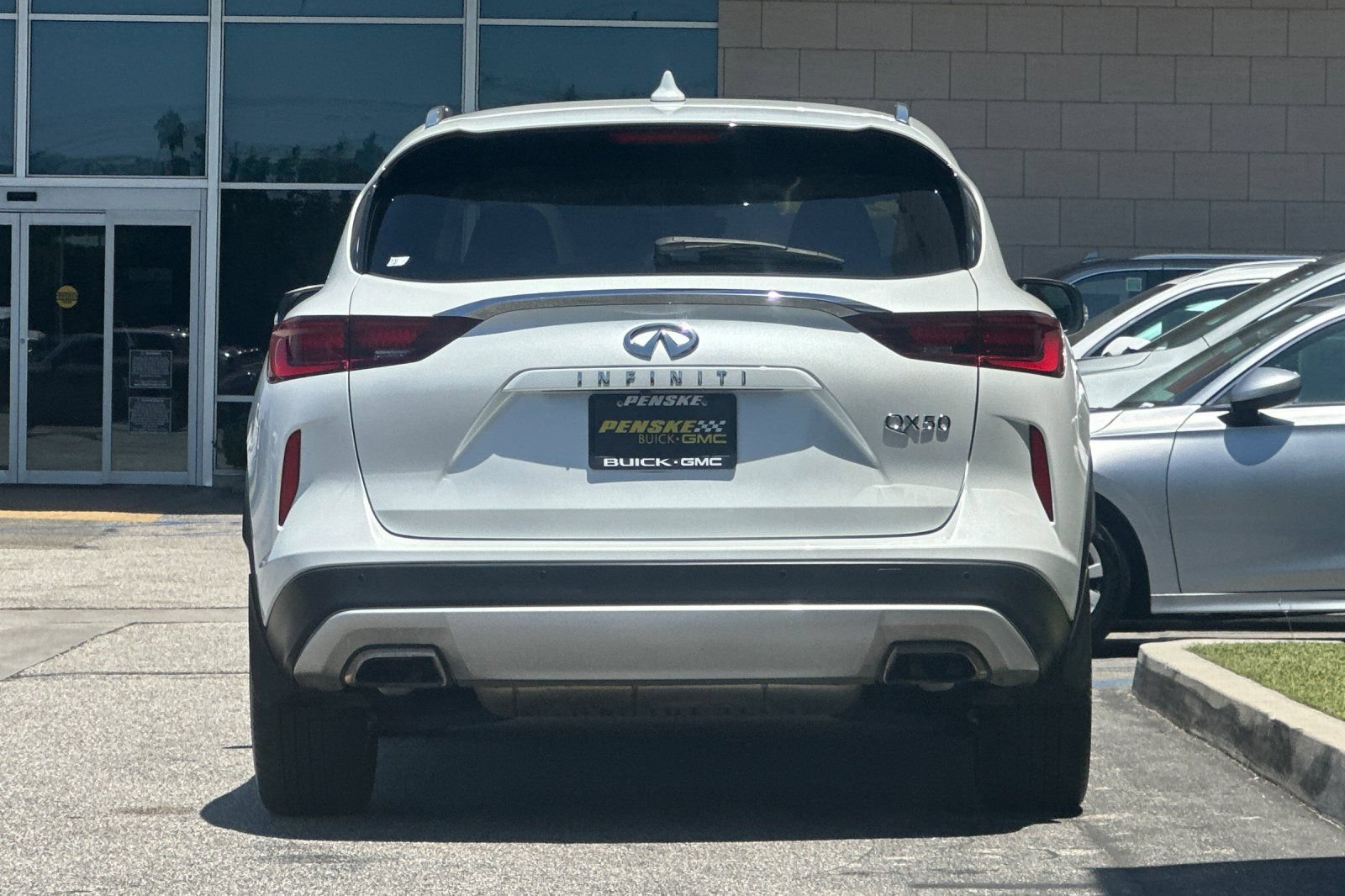 Used 2023 INFINITI QX50 Luxe FWD image 5