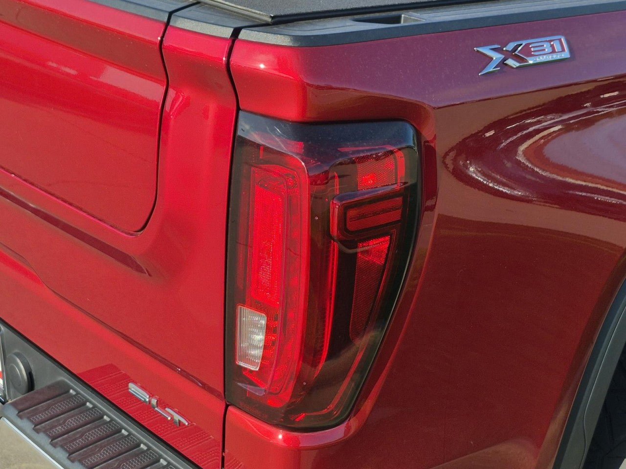 Certified 2024 GMC Sierra 1500 SLT AWD/4WD image 8