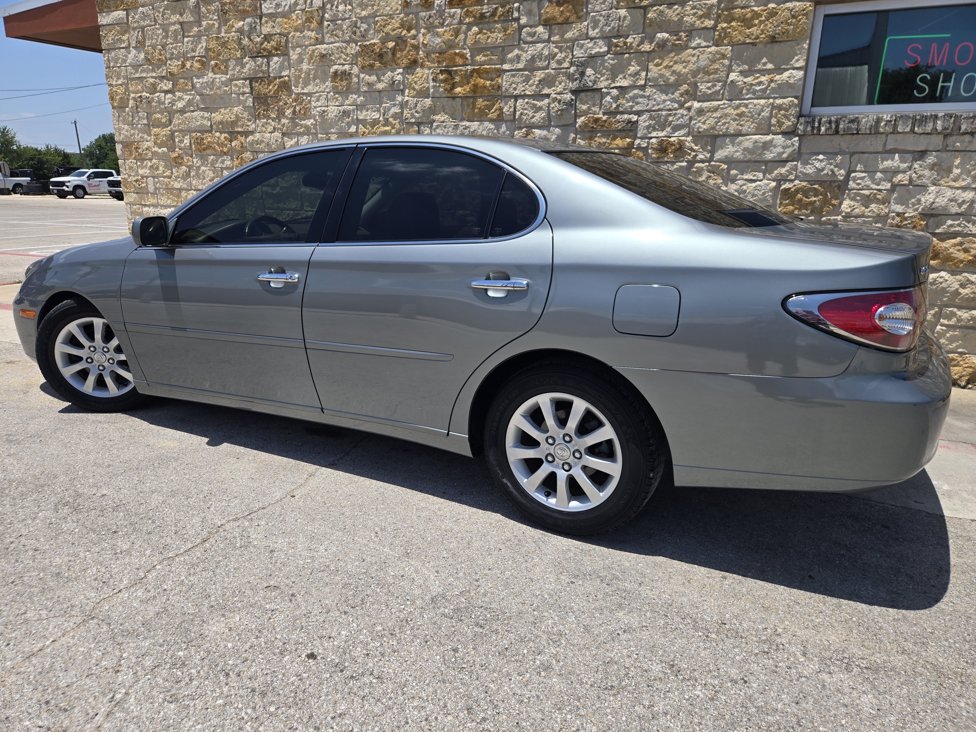 Used 2003 Lexus ES 330 FWD image 3