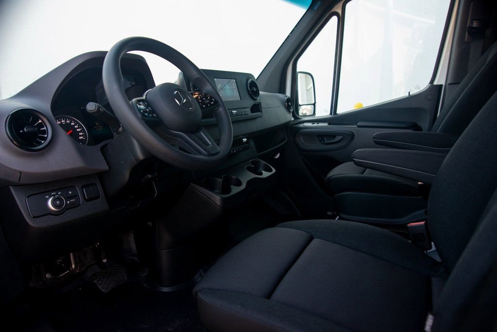 Used 2024 Mercedes-Benz Sprinter 144 Cargo image 32