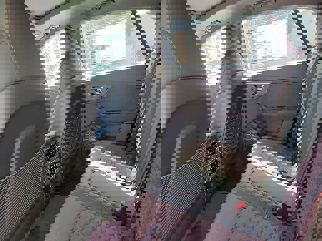 New 2026 Audi RS Q8 performance image 12