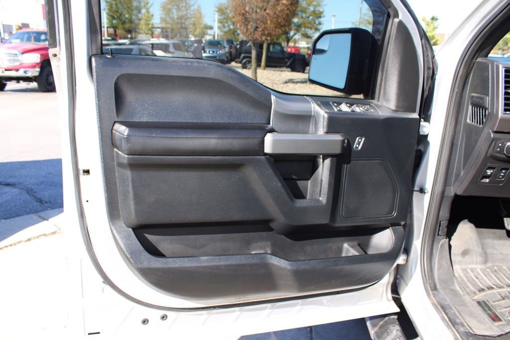 Used 2016 Ford F150 XLT w/ Equipment Group 302A Luxury image 19