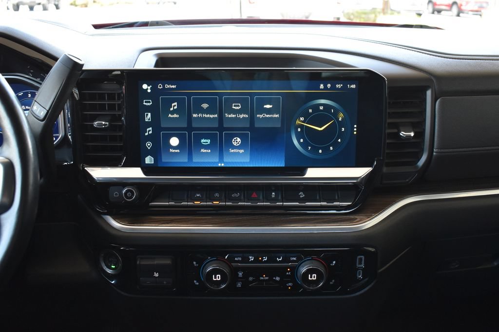 Used 2022 Chevrolet Silverado 1500 LT AWD/4WD image 18