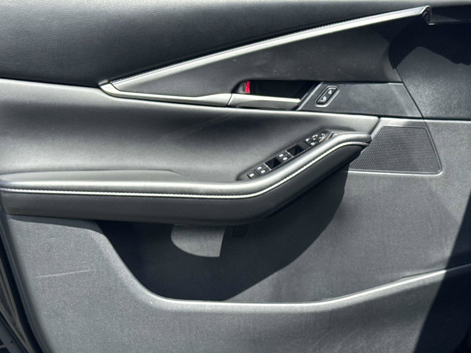 Certified 2025 MAZDA CX-30 AWD 2.5 S w/ Select Sport Pkg image 16