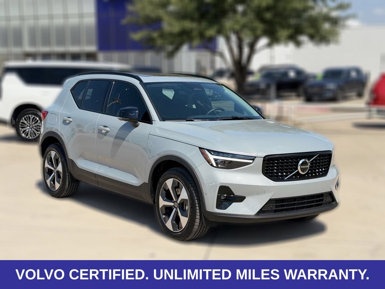 Certified 2026 Volvo XC40 B5 Plus AWD/4WD image 6