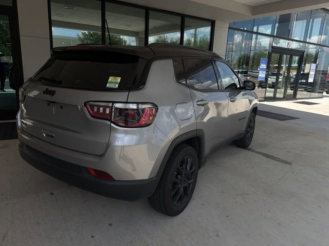 Used 2023 Jeep Compass Latitude w/ Sun and Sound Group AWD/4WD image 3