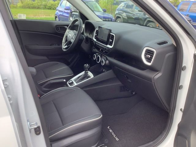 Certified 2025 Hyundai Venue Limited image 14