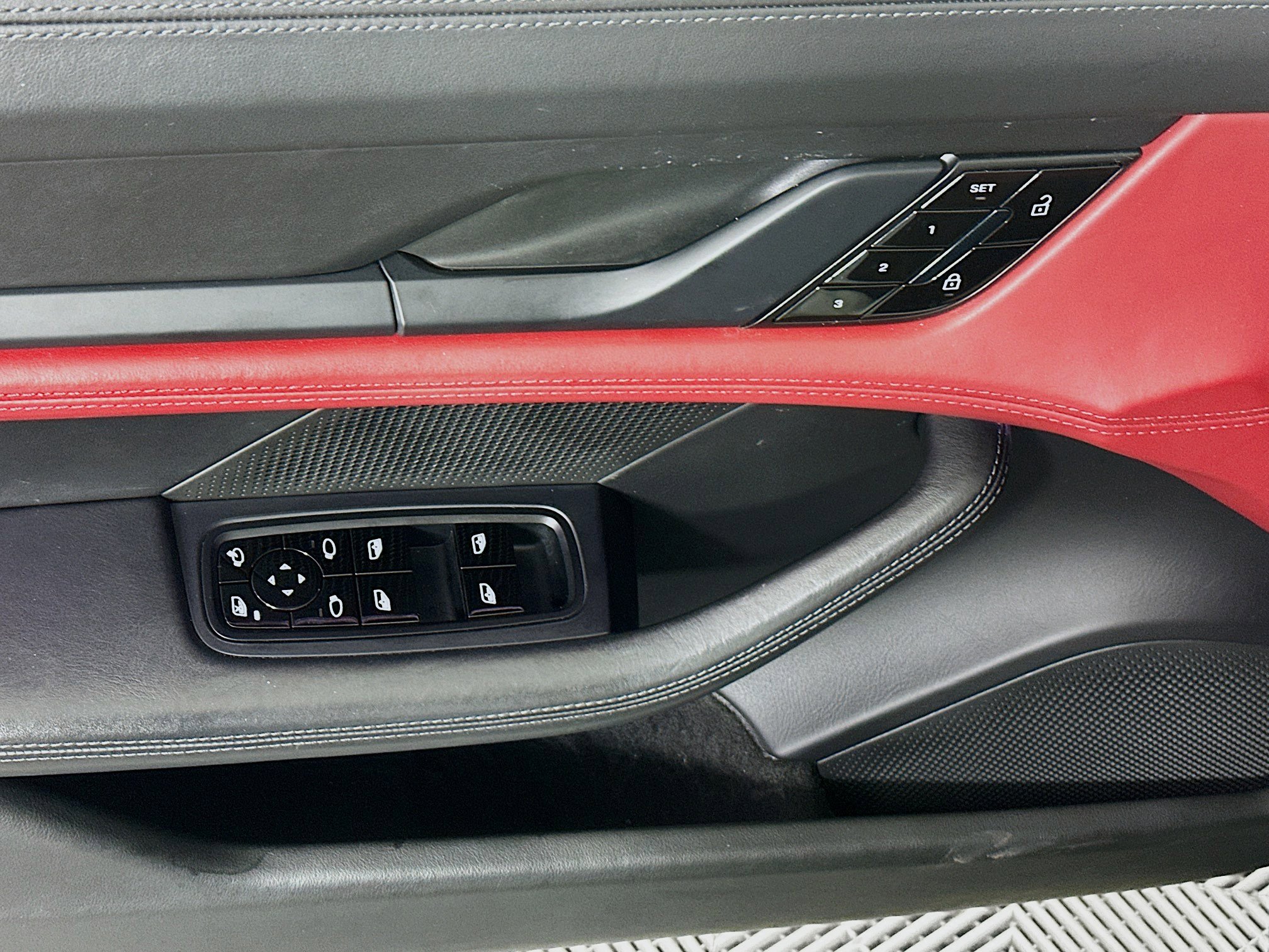 Used 2020 Porsche Taycan 4S AWD/4WD image 14