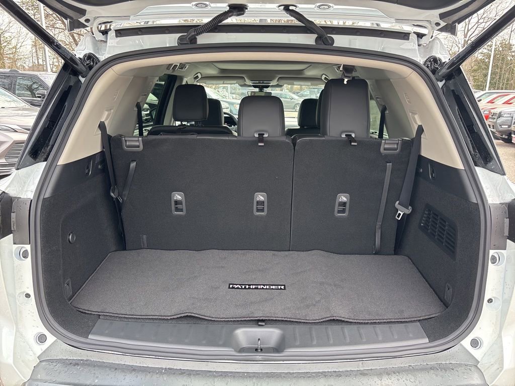 New 2026 Nissan Pathfinder SL w/ SL Premium Package image 17