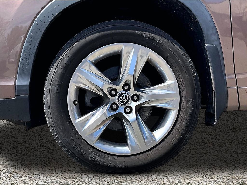 Used 2019 Toyota Highlander Limited AWD/4WD image 9