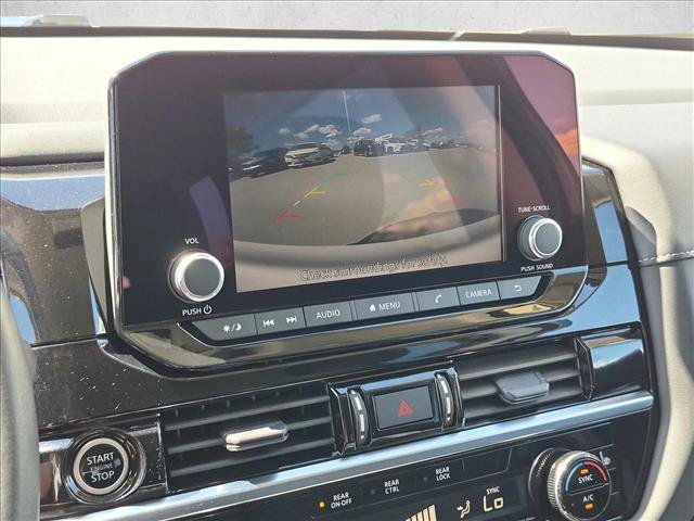 Used 2024 Nissan Pathfinder SV AWD/4WD image 14