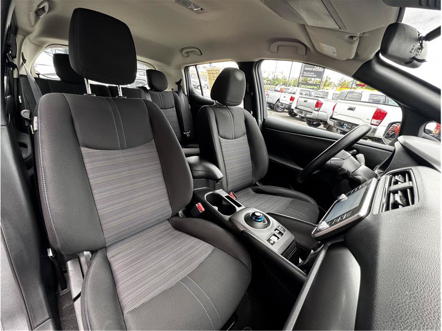 Used 2025 Nissan Leaf S FWD image 4