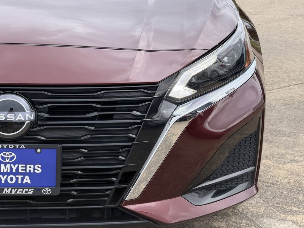 Used 2025 Nissan Altima 2.5 SV FWD image 4