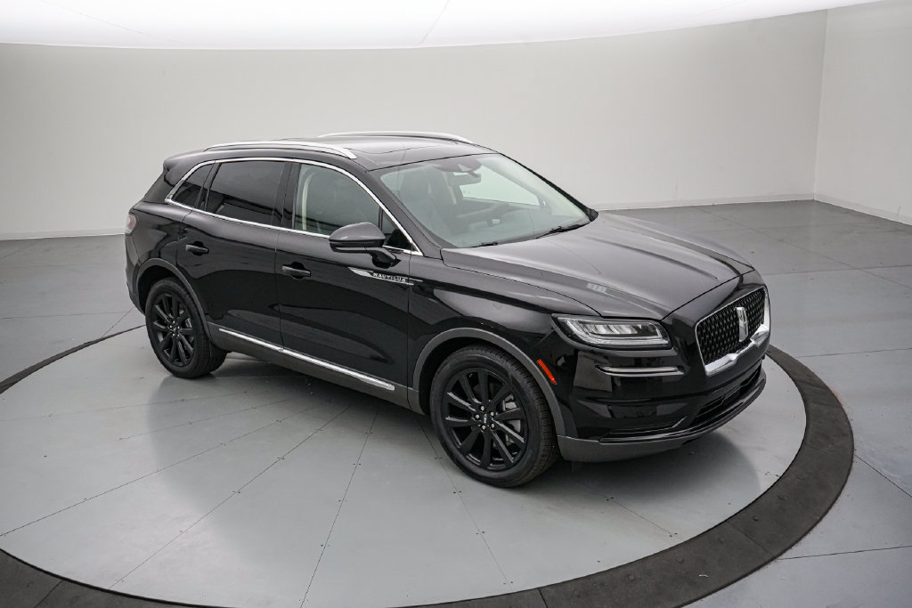 Used 2023 Lincoln Nautilus Reserve w/ Monochromatic Package AWD/4WD image 2